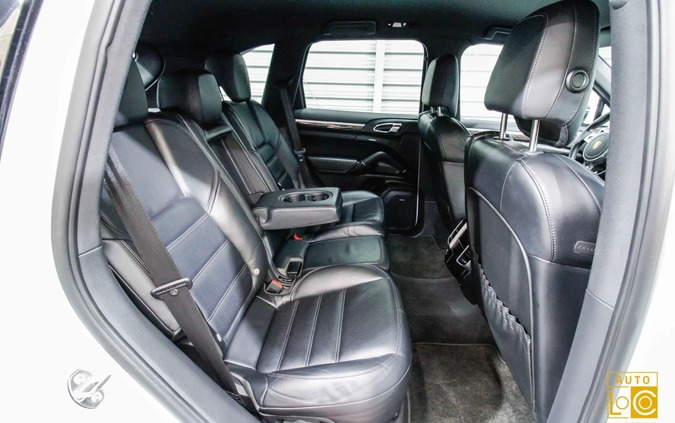 Porsche Cayenne cena 117777 przebieg: 111000, rok produkcji 2012 z Jedlicze małe 781
